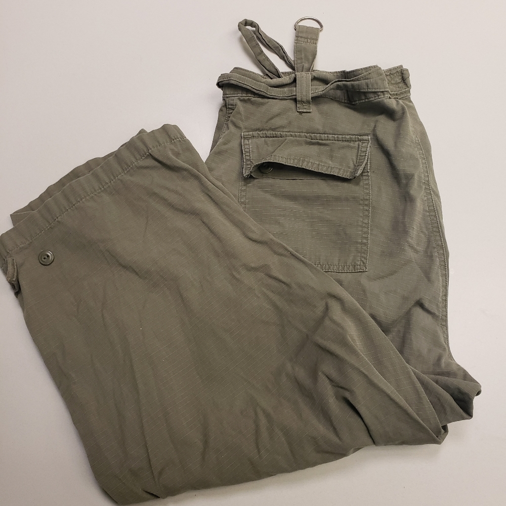 Levi's Olive Utility Cargo Capris